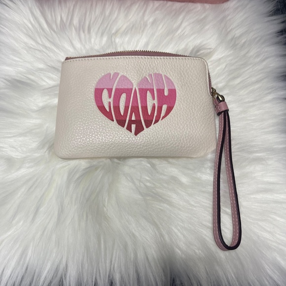 Coach Bookbag Pink heart shaped logo - Picture 4 of 10